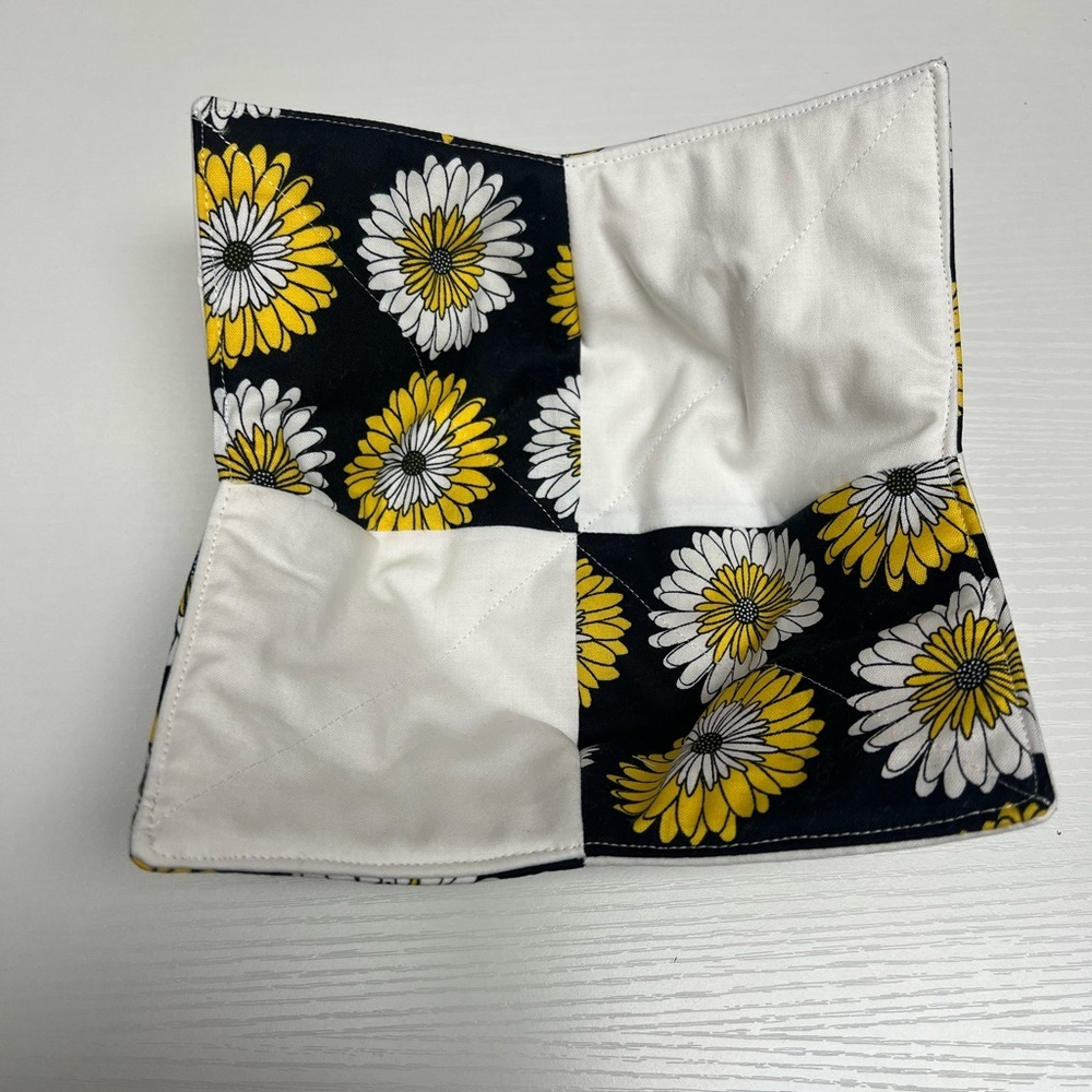 Hand Crafted Bowl Cozy Bowl Holder Microwavable  Cotton Daisies black white